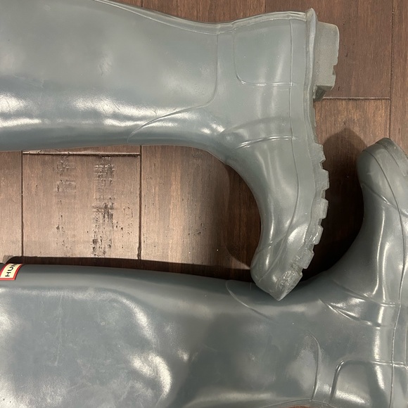 Tall grey Hunter rain boots - Picture 3 of 5